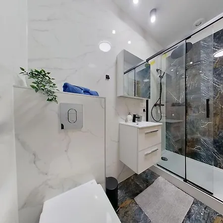 Uroczy Apartament Leczycka 7/2a فروتسواف