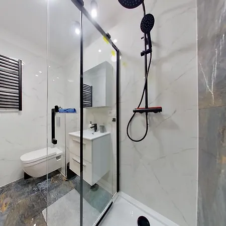 Uroczy Apartament Leczycka 7/2a شقة